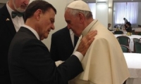 Televangelist Kenneth Copeland &quot;Blesses&quot; Pope Francis? 